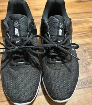Unisex running Nike shoes lace up thumbnail 1