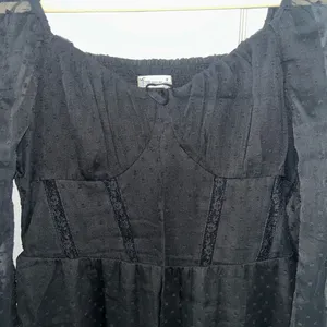 Elegant Black Sheer Sleeve Women's Dress thumbnail 2