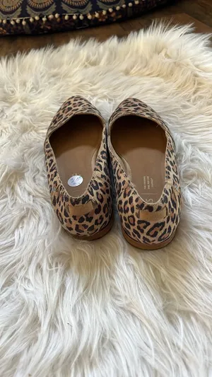 TOMS women's Leopard Print Julie Flat thumbnail 5