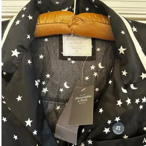 Abercrombie & Fitch Celestial Moon Star Print Satin Pajama Top Black XS New thumbnail 3