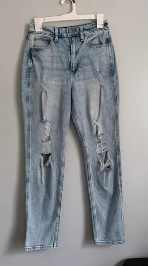 Hollister Ultra High Rise Mom Jeans 26R Light Wash Distressed thumbnail 1
