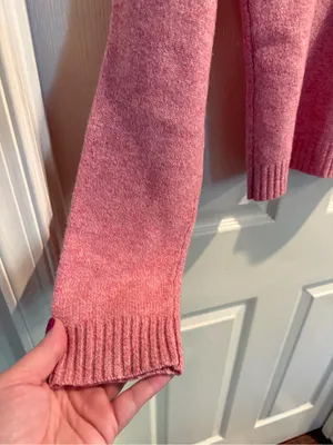 Abercrombie & Fitch Pink Cropped Turtleneck Sweater in Heathered Pink thumbnail 9