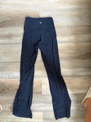 Lululemon yoga pants  thumbnail 3