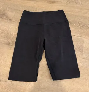 ALO Yoga Black Waffle Knit Leggings Size XS thumbnail 1