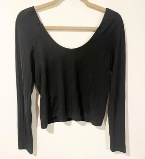 Free People Size Medium Black Ribbed V Neck Long Sleeve Scoop Top thumbnail 5