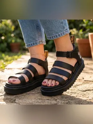 Dr. Martens women black leather platform Blaire platform Blaire sandals US 7 thumbnail 9