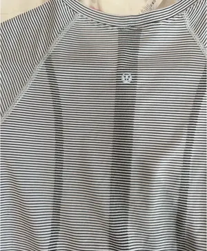 Black and white strip Lululemon swiftly tech thumbnail 3