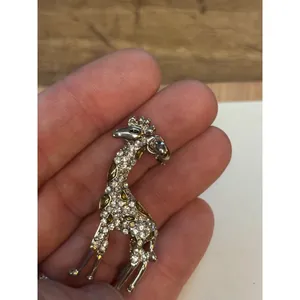 Giraffe Crystal Pendant Silver Tone Jewelry thumbnail 5