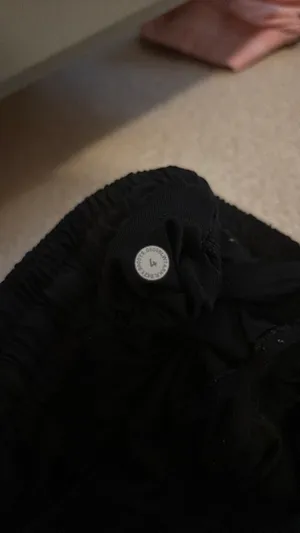 Lululemon Hotty Hot Shorts Black 2.5" thumbnail 2
