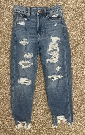 American Eagle Highest Rise Mom Jeans thumbnail 1