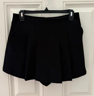 English Factory Mini Pleated Skort Size Medium thumbnail 1