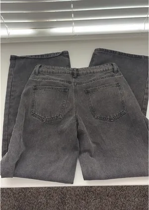 edikted dark wash jeans thumbnail 2