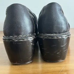 Born Womens Clogs Shoes Leather Upper Browns Size‎ 8/39 Logo Black Soles thumbnail 5