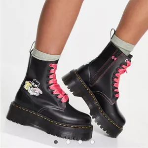 Dr.‎ Martens Jadon Hello Kitty Friends Leather Platform Boots Black US 7 NIB thumbnail 10