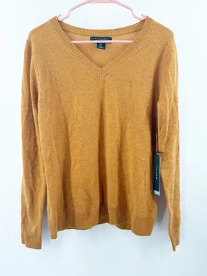 TAHARI Sweater Womens Size Medium NWT 100% Cashmere 2-Ply Classic Fit VNeck Soft thumbnail 1