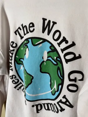 Smiley Originals It's A Good Day Whimsy Graphic Crew Neck Sweatshirt Size Medium thumbnail 6