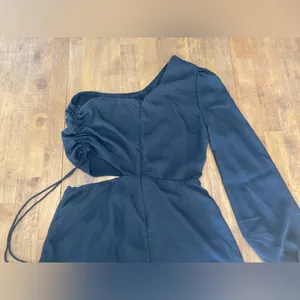 Lulu's Black One-Shoulder Cutout Ruffle Romper thumbnail 5