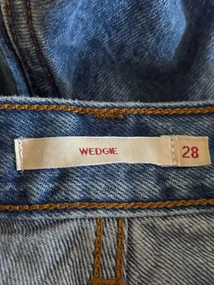 Levi’s Wedgie Jeans Size 28 thumbnail 3