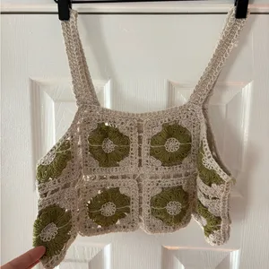 Source Unknown Crochet‎ Crop Top - Cream and Green Est. Small EUC thumbnail 3