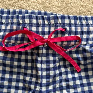 Vineyard Vines Blue and White Checkered Women's Beach Shorts with pink Trim thumbnail 3