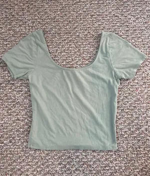 Tilly's green round neck top thumbnail 2