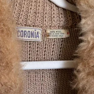 American Vintage Vintage 70s Chunky Wool Knit Cardigan Sweater Fur Trimm Sz Medium Tan‎ thumbnail 2