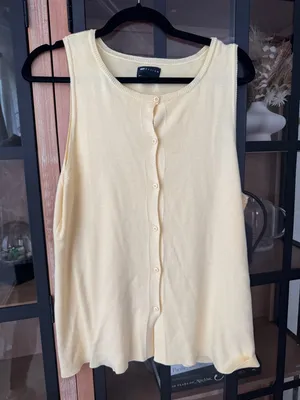ASOS Design knit vest top butter pastel yellow sleeveless tank crewneck buttons thumbnail 11