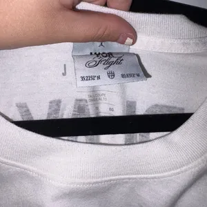NWOT Jordan White Long Sleeve Tee with UNC WBB Team Photo thumbnail 5