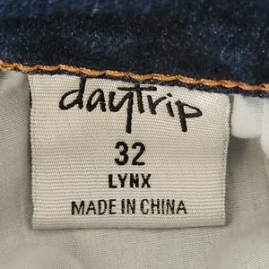 Daytrip Lynx Distressed Cropped Flare Jeans Size 32 thumbnail 11