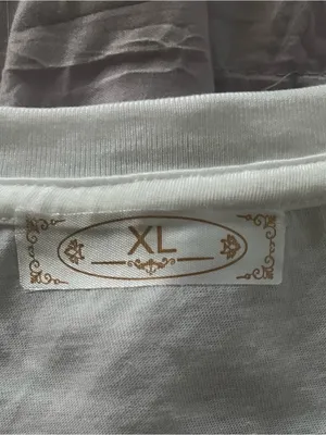Women’s White “I’ve Survived Too Many Storms to be Bothered by ” T Shirt Size XL thumbnail 4