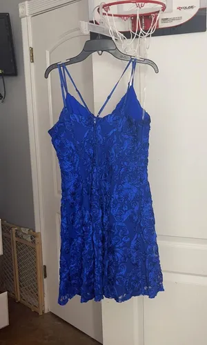 Dress thumbnail 3