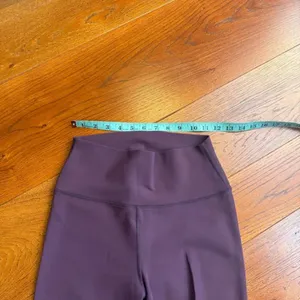 Alo Yoga high waisted ripped Warrior Leggings size M‎ thumbnail 8