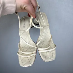 Marc Fisher Womens Cream Quilted Strappy‎ Block Heel Sandals Size 6M thumbnail 2