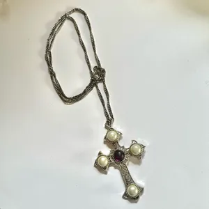 Sarah Coventry crusader cross pendant necklace thumbnail 3