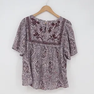 Lucky Brand Blouse Womens M Boho Paisley Purple Embroidered Flutter Excellent thumbnail 6