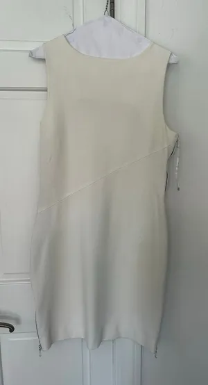 EUC Diane Von Furstenberg White Sheath Dress 14 thumbnail 1