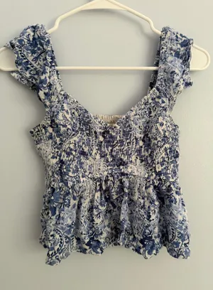 Hollister Top  thumbnail 1