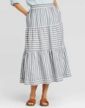 Universal Threads Skirt with pockets thumbnail 1