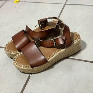Universal Threads Women Brown Leather Espadrille Platform Sandals size 6 thumbnail 5