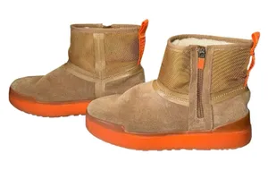 UGG Classic Tech Mini Chestnut Boots Rubber Soles Sherpa Lined Suede‎ Zip Size 9 thumbnail 1