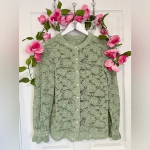 Feminine Lace Cottage Prarie Sheer Embroidered Ruffle Sleeve Medium Blouse Top thumbnail 2