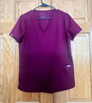 Figs - Scrub Top thumbnail 1