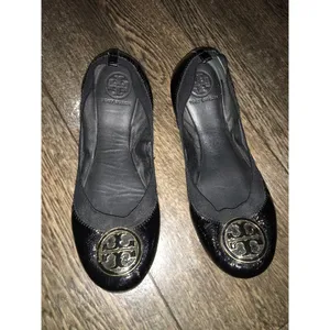 Tory Burch Women’s Size 9 Black Color with Gold Logo Caroline Ballet Flats thumbnail 4