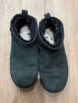 UGG Classic Ultra Mini Black Suede Sheepskin Ankle Boots 1116109‎ Womens 9 thumbnail 1