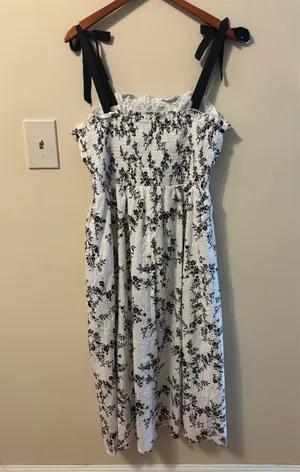 Indulge Dress Floral Women’s white and black textured fabric thumbnail 3