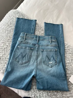 MOTHER Denim Hustler Distressed Raw Hem Ankle Jean thumbnail 4