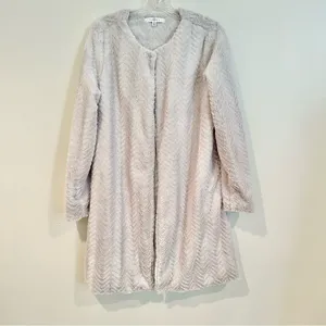 Fever Fuzzy‎ Faux Fur Coat Women's Medium Light Gray Button Neck Closure Lined thumbnail 3