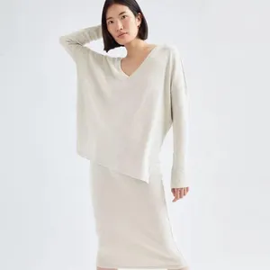 Aritzia The Group Babaton Grey Traverse Longsleeve V-Neck Sz 2 Sweatshirt thumbnail 5