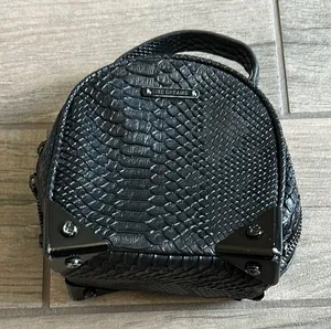 Chic Black Crossbody Bag thumbnail 1