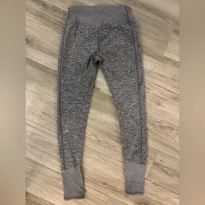 alo yoga leggings thumbnail 4